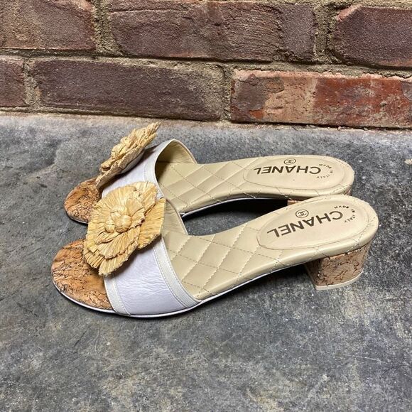 Chanel Bone CC Cork Straw Flower Sandals Mules - Picture 5 of 10